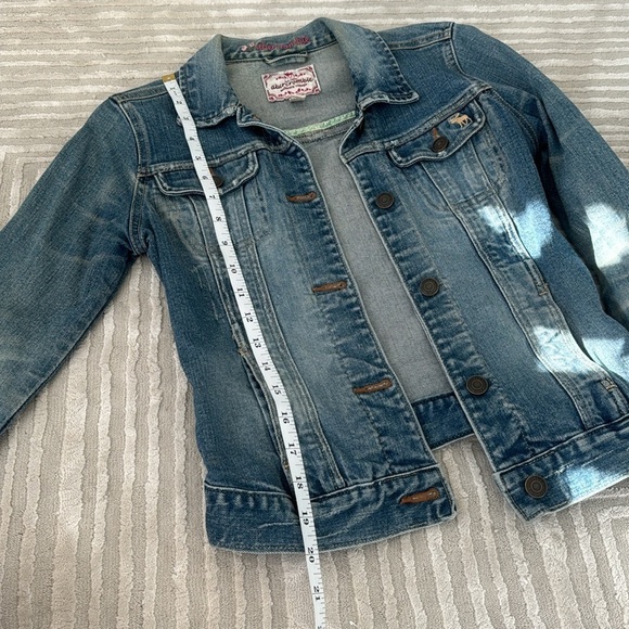 Kids Abercrombie & Fitch Distressed Jean Jacket - Picture 10 of 11